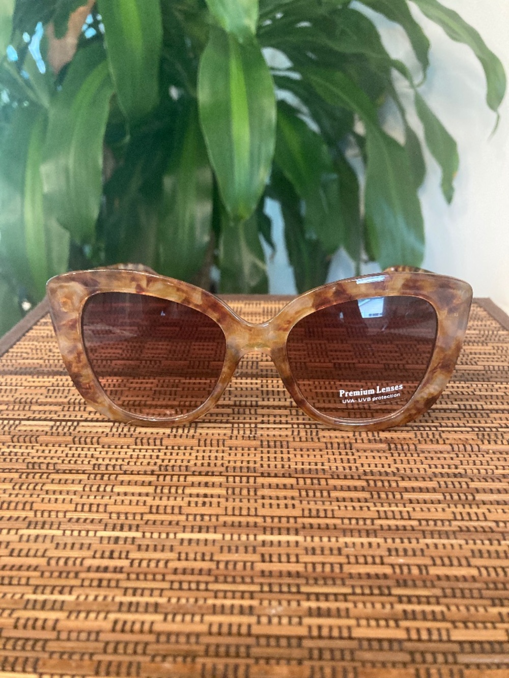 Multi Color  Bold And Trend Fashion Sunglasses (5535)